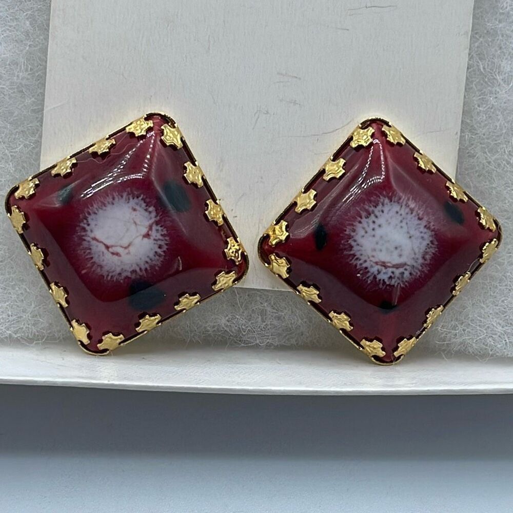 Vintage triangle prong set glass clip style earrings.